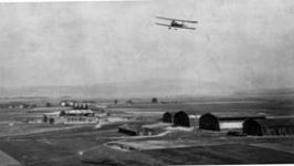 Snímek chebského letiště v létě 1918